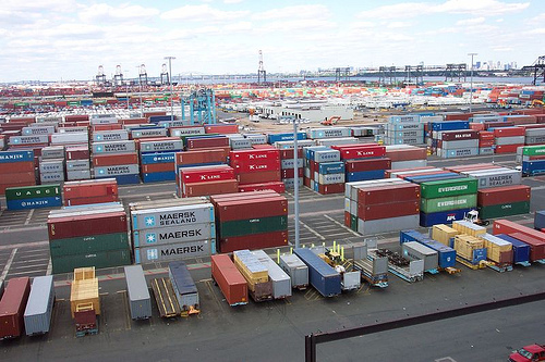 shipping containers port